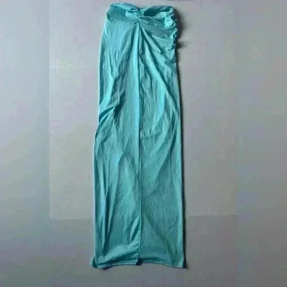 PrettyLittleThings Blue Twist Detail Soft Feel Skirt Beach Cover Up Size S - Picture 2 of 10